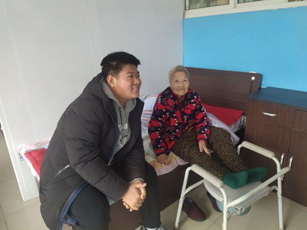 陪伴老人